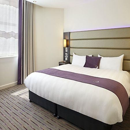 Premier Inn Addlestone Exterior photo