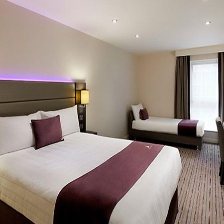 Premier Inn Addlestone Exterior photo