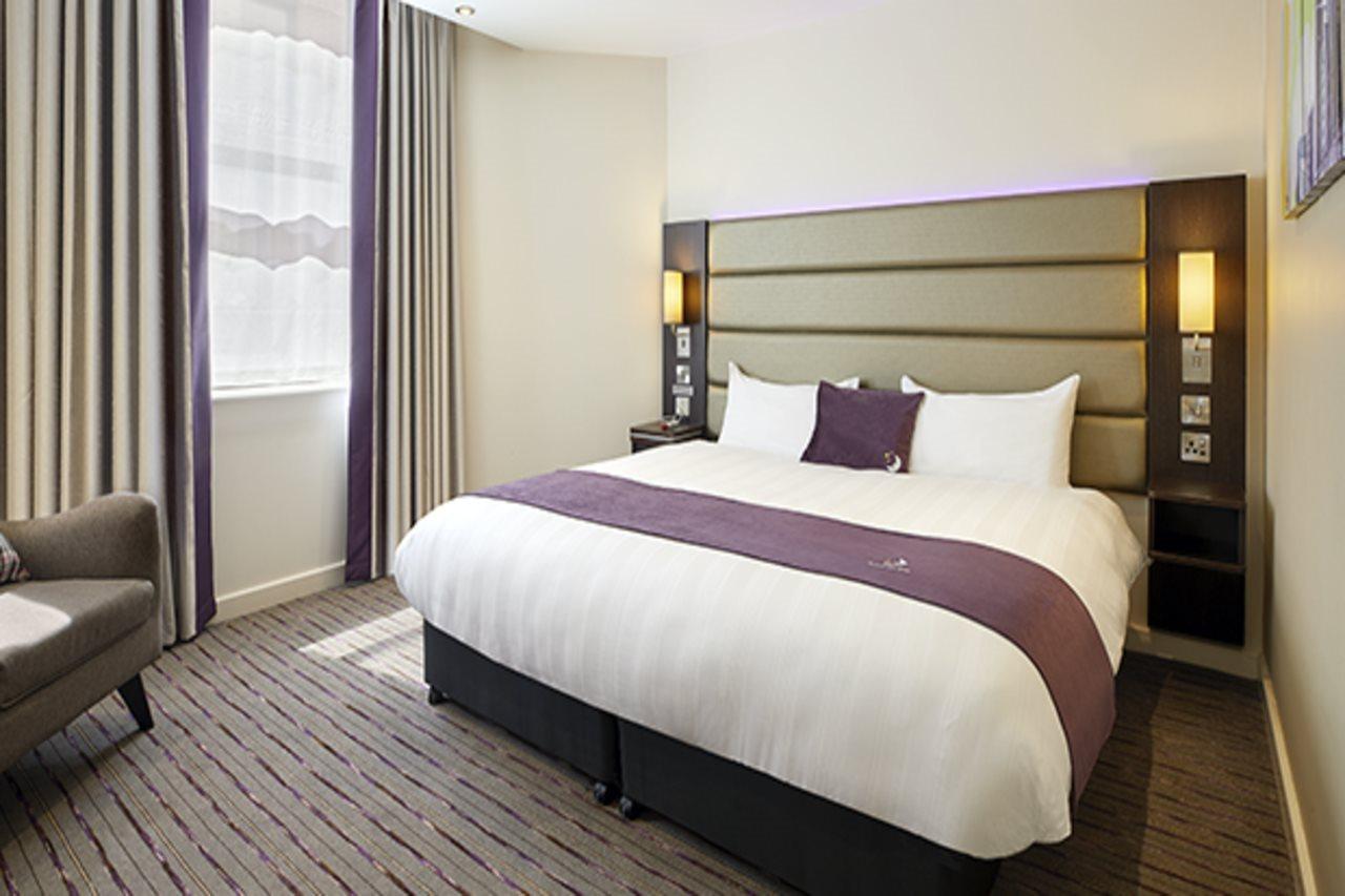 Premier Inn Addlestone Exterior photo