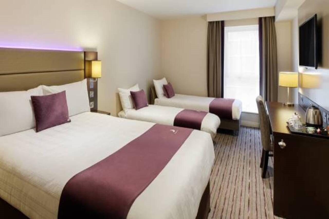 Premier Inn Addlestone Exterior photo