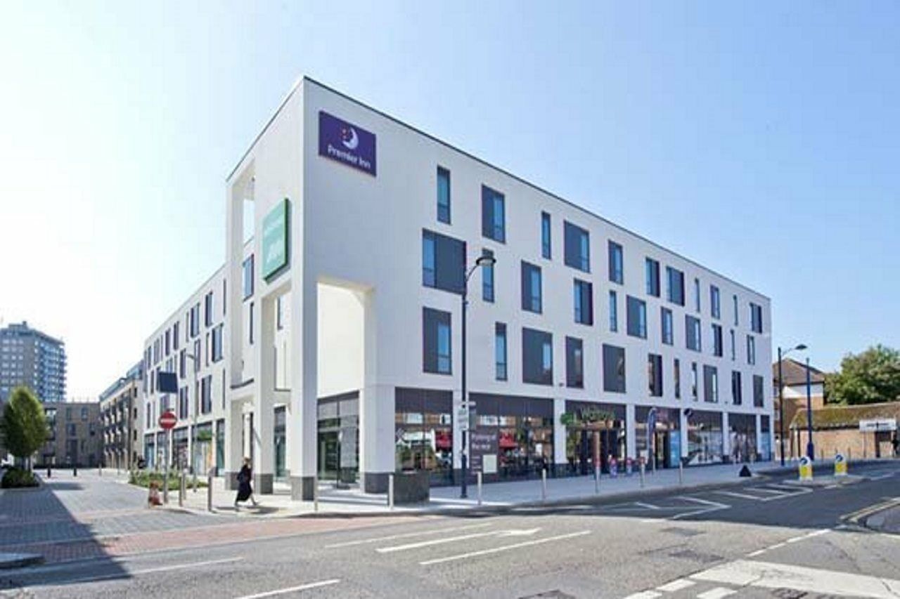 Premier Inn Addlestone Exterior photo